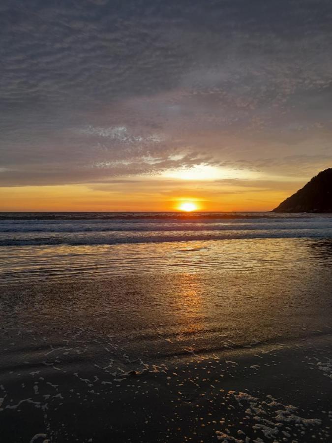 Casa Frente Pro Mar No Paraiso Matadeiro Сasa de vacaciones Florianópolis